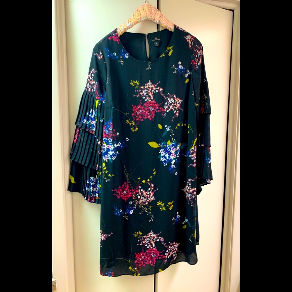 Worthington black floral bell sleeve dress